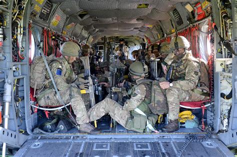 SNAFU!: 16th Air Assault Brigade paratroopers fully load a Chinook (pic)..