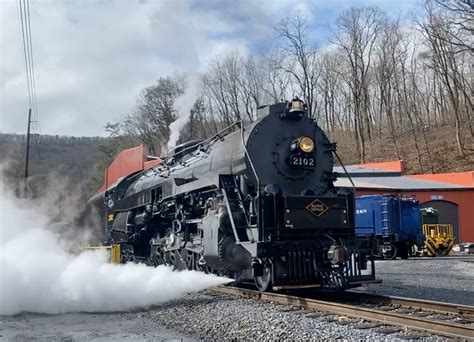 Reading T-1 4-8-4 2102 steam locomotive profile - Trains