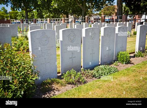 World War 2 graves at the commonwealth military cemetery at Uden Stock Photo, Royalty Free Image ...