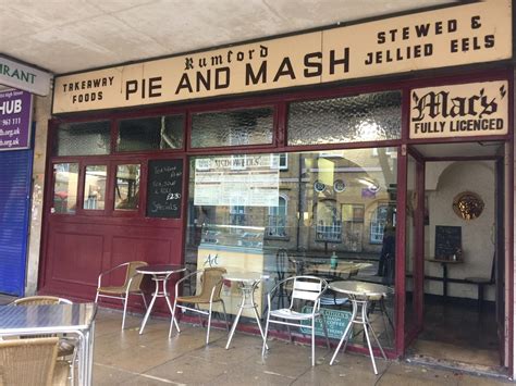 Pin by Martin on Pie n mash (With images) | Jellied eels, Food