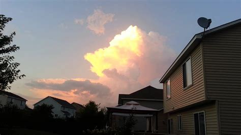 Cool looking Cumulonimbus cloud with lightning - YouTube