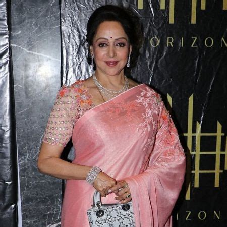 Hema Malini Biography, Height, Weight, Age, Movies, Husband, Family ...