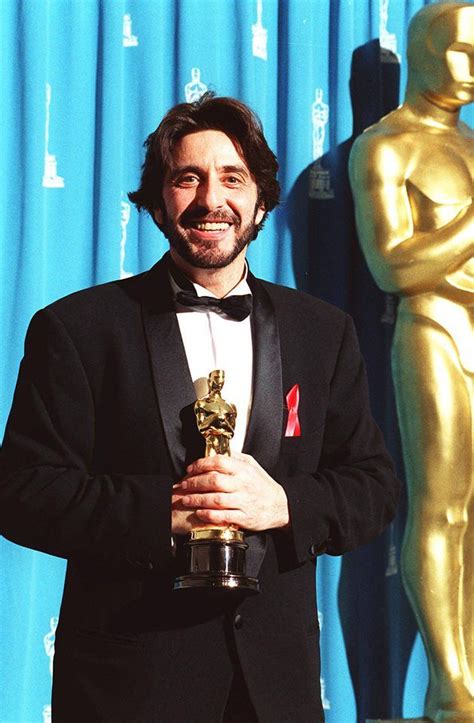 Al Pacino with his Academy Award for Scent of a Woman (1992). | Al pacino, Al pacino oscar ...