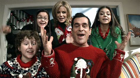 10 Scenes With Ugly Christmas Sweaters That You’d Rather Forget (PHOTOS ...