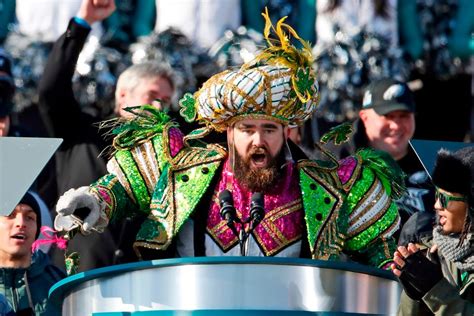 Eagles center Jason Kelce gets married, sequins not included | The Seattle Times