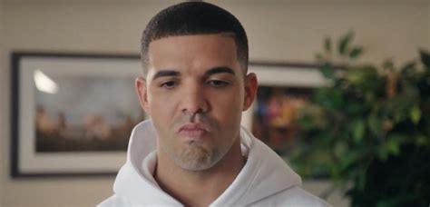 Drake Parodies His ‘Back To Back’ Beef With Meek Mill On SNL - Capital XTRA