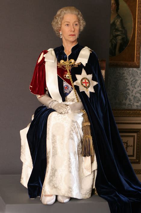 Helen Mirren as Queen Elizabeth II in 'The Queen' 2006 #costumes Theatre Costumes, Cool Costumes ...