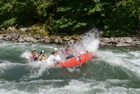 Wenatchee River Whitewater Rafting near Leavenworth | Rafting Tours on the Wenatchee River