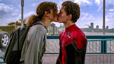 Spiderman Mary Jane Kiss Scene