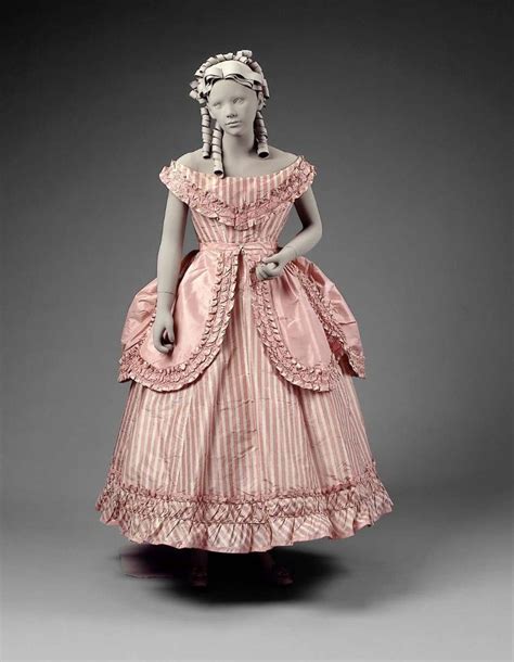 1865-70 Robe de soirée | Victorian children's clothing, Fashion history, Girls party dress