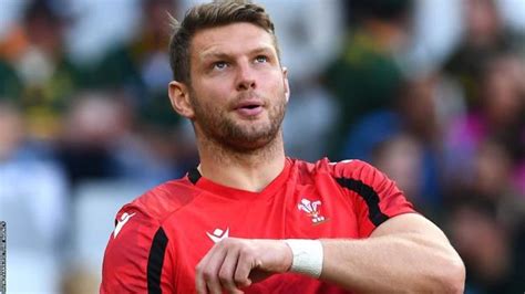 Dan Biggar: Wales fly-half on winning side on Toulon debut - BBC Sport