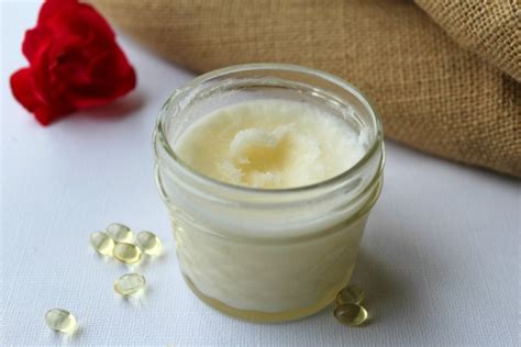 3 Ingredient Homemade Eye Cream