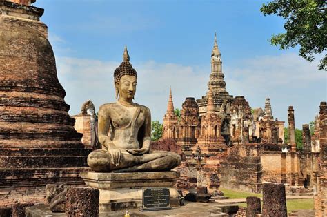 Exploring Thailand’s Rich Historic Ruins in Sukhothai