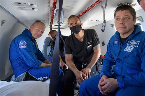 Astronauts praise 'flawless' SpaceX capsule landing