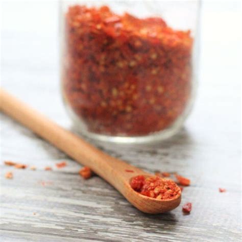 How to Make Crushed Red Pepper Flakes - Attainable Sustainable®