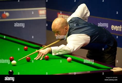 Peter ebdon in action hi-res stock photography and images - Alamy