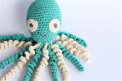 Crochet Octopus | Free Knitting Patterns | Handy Little Me | Pulpo de ganchillo, Ganchillo ...