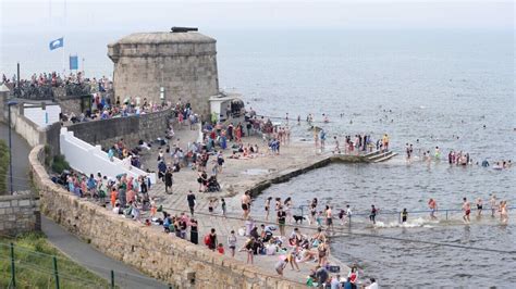 Swimming ban in place at Seapoint beach in south Dublin