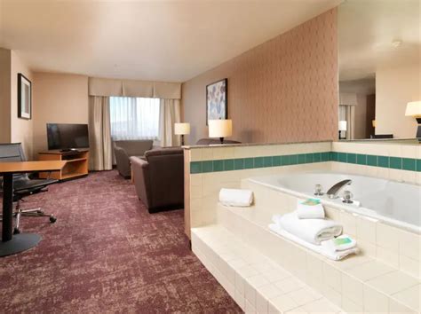 36 Best Utah Hotels with Jacuzzi in Room ️ 2024