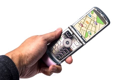 Do Flip Phones Have GPS? (For Tracking and Navigation) - Survival Freedom