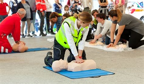 What Is the Basic Life Support (BLS) Certification? | The Response ...