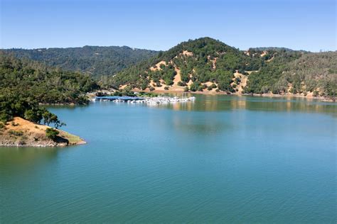 The 11 Best Boating Lakes in California