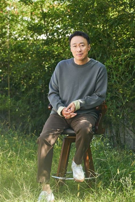 Busy actor Lee Sung-min has spent a third of his life in character - The Korea Times