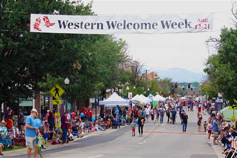 LPS IN THE ANNUAL WESTERN WELCOME WEEK PARADE | Littleton Public Schools