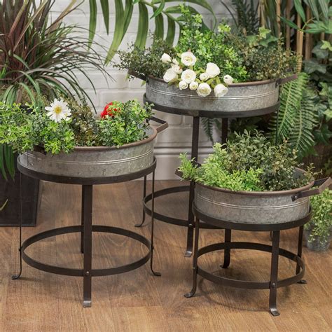 American Mercantile 3 Piece Metal Outdoor Planter Set Metal Planters, Outdoor Planters, Garden ...