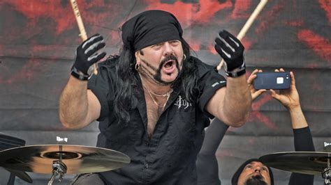 Pantera legend & co-founder Vinnie Paul dies aged 54 — RT World News