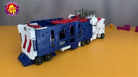 Transformers Kingdom Leader Class Ultra Magnus In-Hand Images - Transformers News - TFW2005