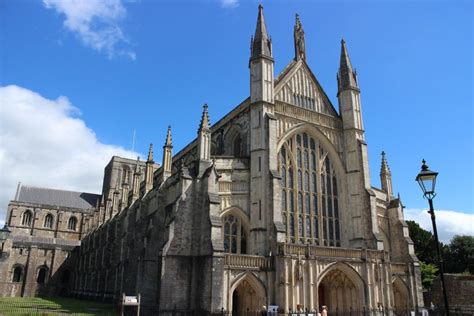 Top 10 Amazing Facts about the Winchester Cathedral - Discover Walks Blog