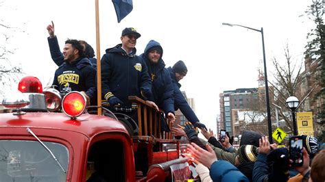 Michigan football national championship parade: Fans brave cold