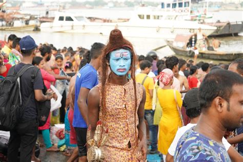 God Shiva Bahurupi roaming the Kolkata Ganga Ghat During Mahalaya Tarpan. Kolkata, West Bengal ...