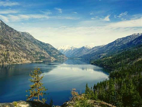 The Ultimate Guide to Lake Chelan - Wildland Trekking