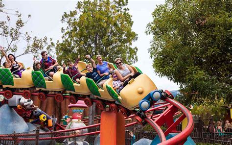 29 Best Disneyland Rides You Can't Miss