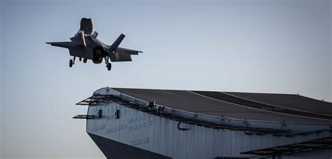 F-35 flying from HMS Queen Elizabeth ditches in the sea | Navy Lookout