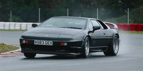 The Esprit Sport 300 Could Be the Best Lotus Ever - Esprit 300 Sport ...