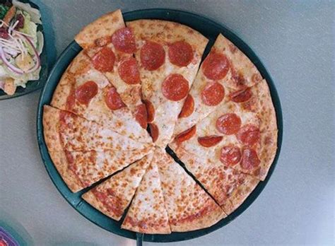 Chuck E Cheese Pizza Slices: Conspiracy Claims Chain Recycles Pizza ...