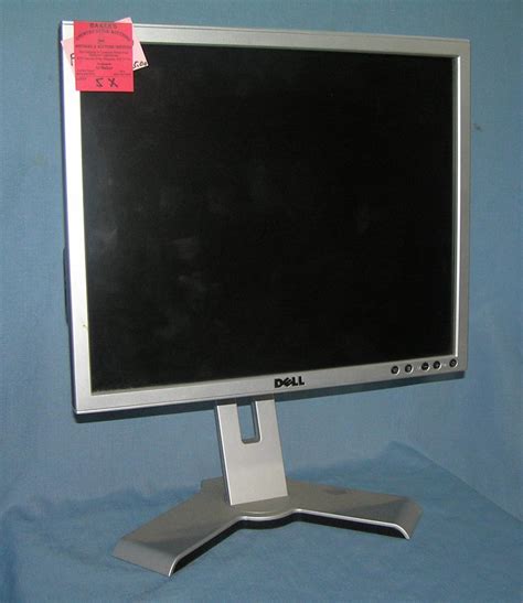 Bid Now: Dell flat screen monitor - December 6, 0121 11:30 PM EST