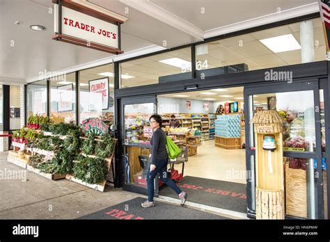 Fairfax, USA - November 25, 2016: Trader Joes grocery store entrance ...