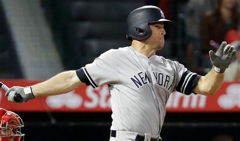 WATCH: Yankees’ Brett Gardner ends 0-for-22 with homer in 1st AB with ...