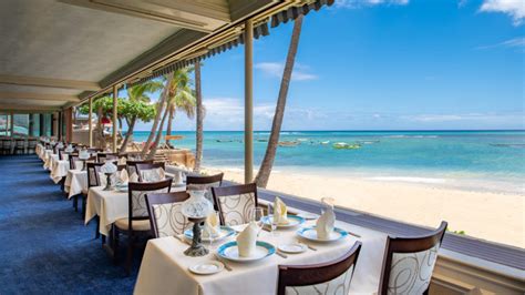 The 14 Best Restaurants On The Waikiki Waterfront