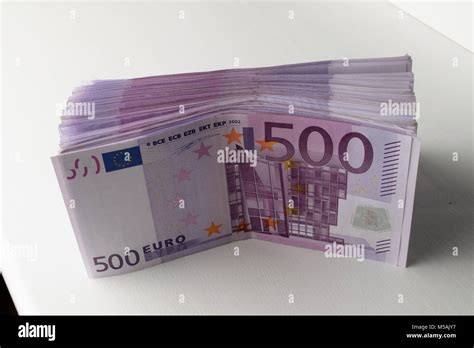 many 500 euro banknotes. EU currency Stock Photo - Alamy