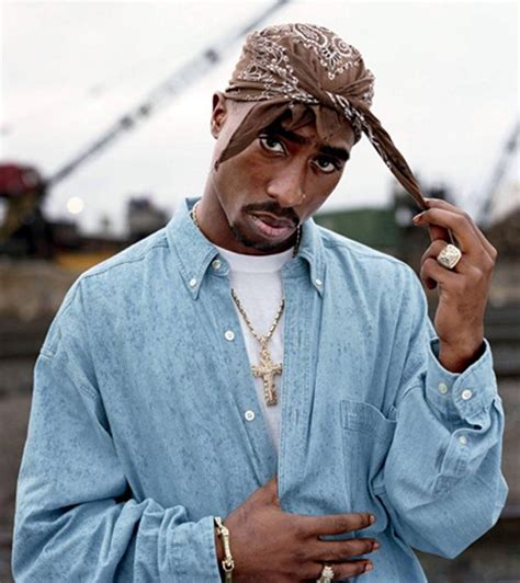 Look Tupac in Bandana : a memorable and timeless fashion style – Afroculture.net