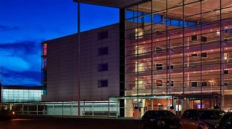 Radisson Blu Hotel London Stansted Airport, Waltham Close, Essex - Meetings With floor-to ...