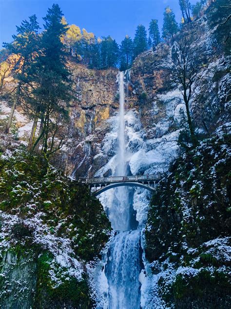 Multnomah Falls in Oregon after some snow. : r/Outdoors