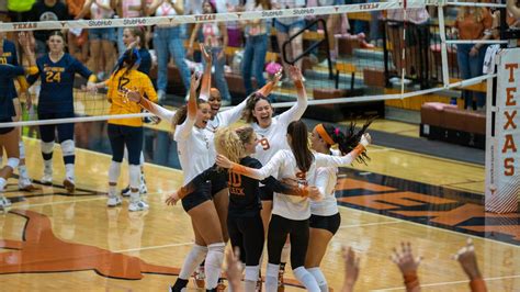 University of Texas volleyball set to clinch Big 12 outright - Axios Austin