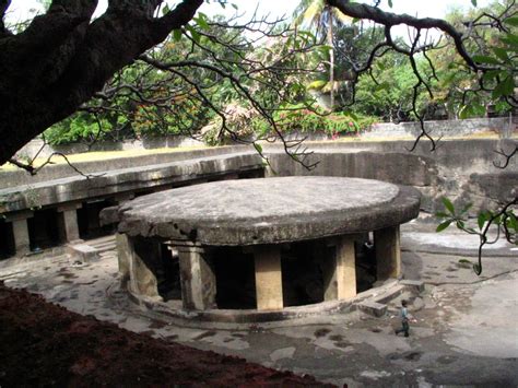 Pataleshwar Cave Temple Historical Facts and Pictures | The History Hub