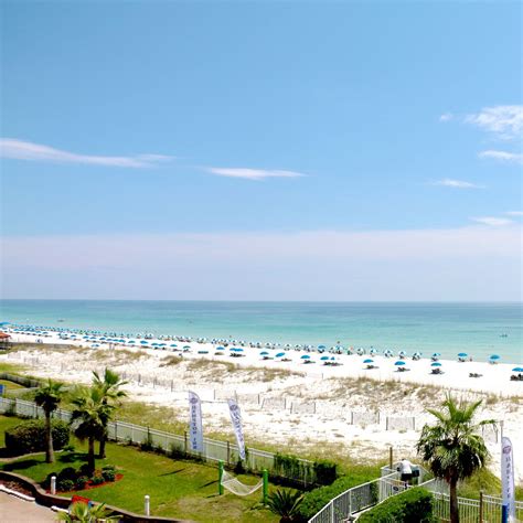 Hampton Inn Pensacola Beach | Hotel Rooms | Beach hotel room, Pensacola ...